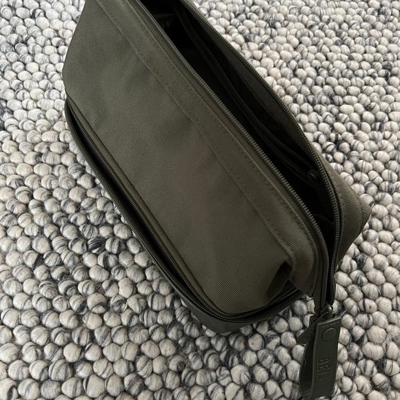 BÉIS Dopp Kit - Picture 4 of 6